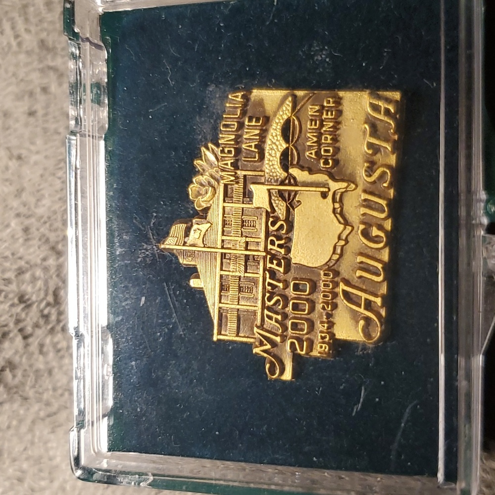 Masters 2000 Augusta National Clubhouse Pin
